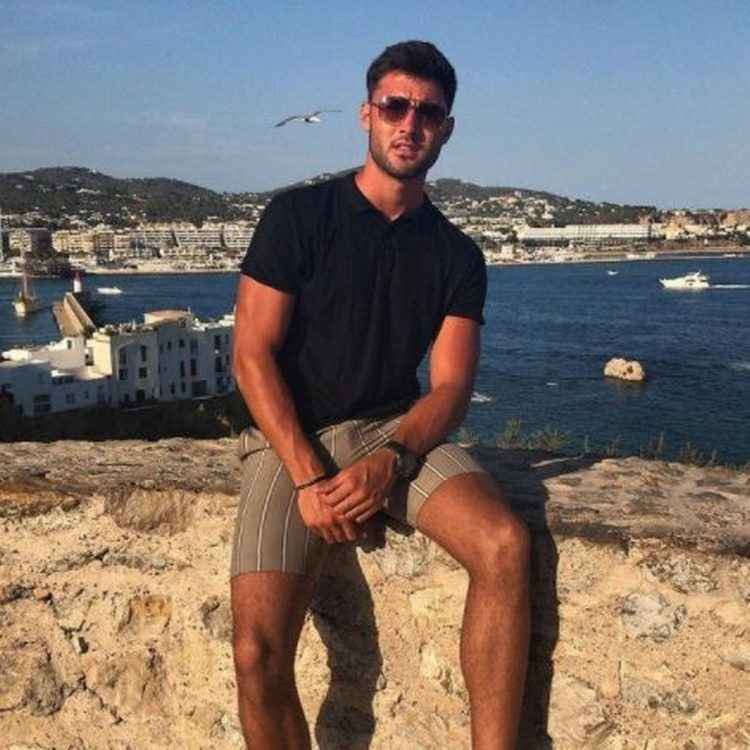 Image - Welsh TV star, Liam Reardon, under the sun wearing a short.