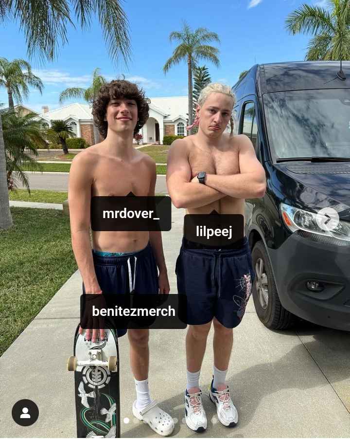 Image - Baylen Levine with his friend, Peej. Baylen and his friend showing off their snatched body. (Source: @baylenlevine /Instagram). 