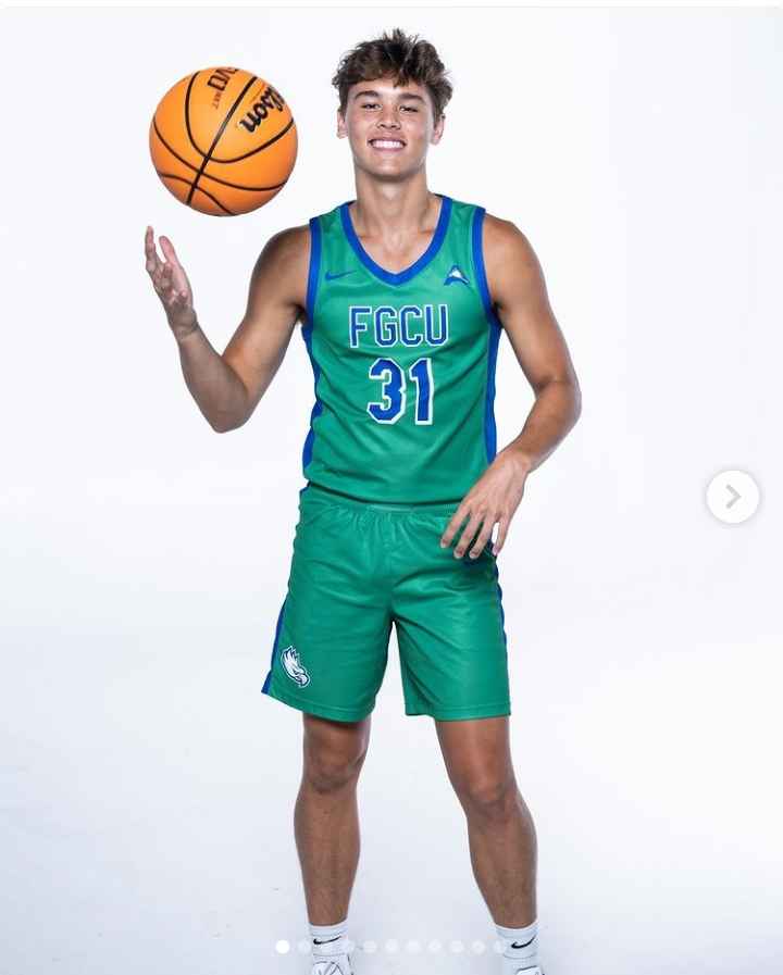 Image - Brandon Dwyer in a photoshoot, after a basketball tournament. (Source: @bdwyer3 / Instagram). 