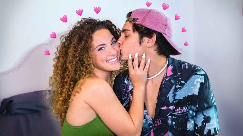 Image - Sofie Dossi with her boyfriend, Dom Brack, before their break up. (Source: @sofiedossi / YouTube). 