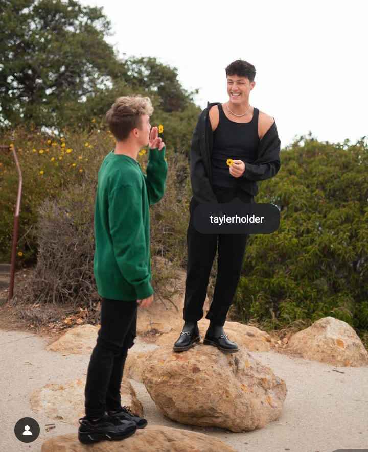 Image - Tyler Hearing with his good friend, Tayler Holder. (Source: @tyler.hearing / Instagram). 