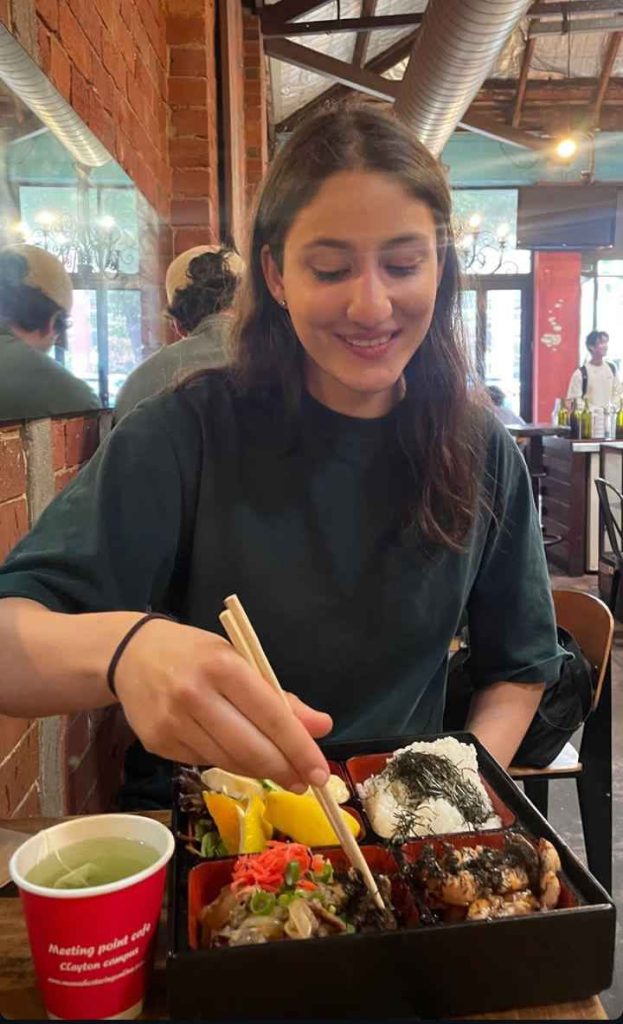 Image - Ingrid Torelli having a dinner during a family dinner night in March 2024. (@ingridtorelli_ / Instagram). 