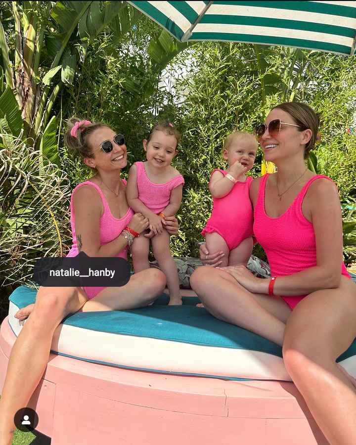 Image - Jasmine Brownsword with her sister-in-law, Natalie Hanby, and their children. (Source: @jasminebrownsword / Instagram). 