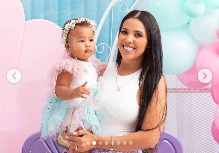 Image - Luis Gil's girlfriend with his daughter, Hija, on her 1st birthday on July 11, 2023. 