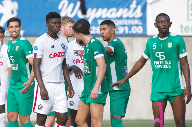 Carlos Baleba in a photo with his teammates while he was still at Brasseries academy. 